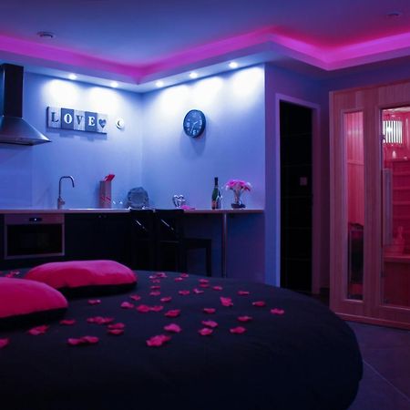 Nuit Vip Spa Sauna Privatif Le Rove Exterior photo